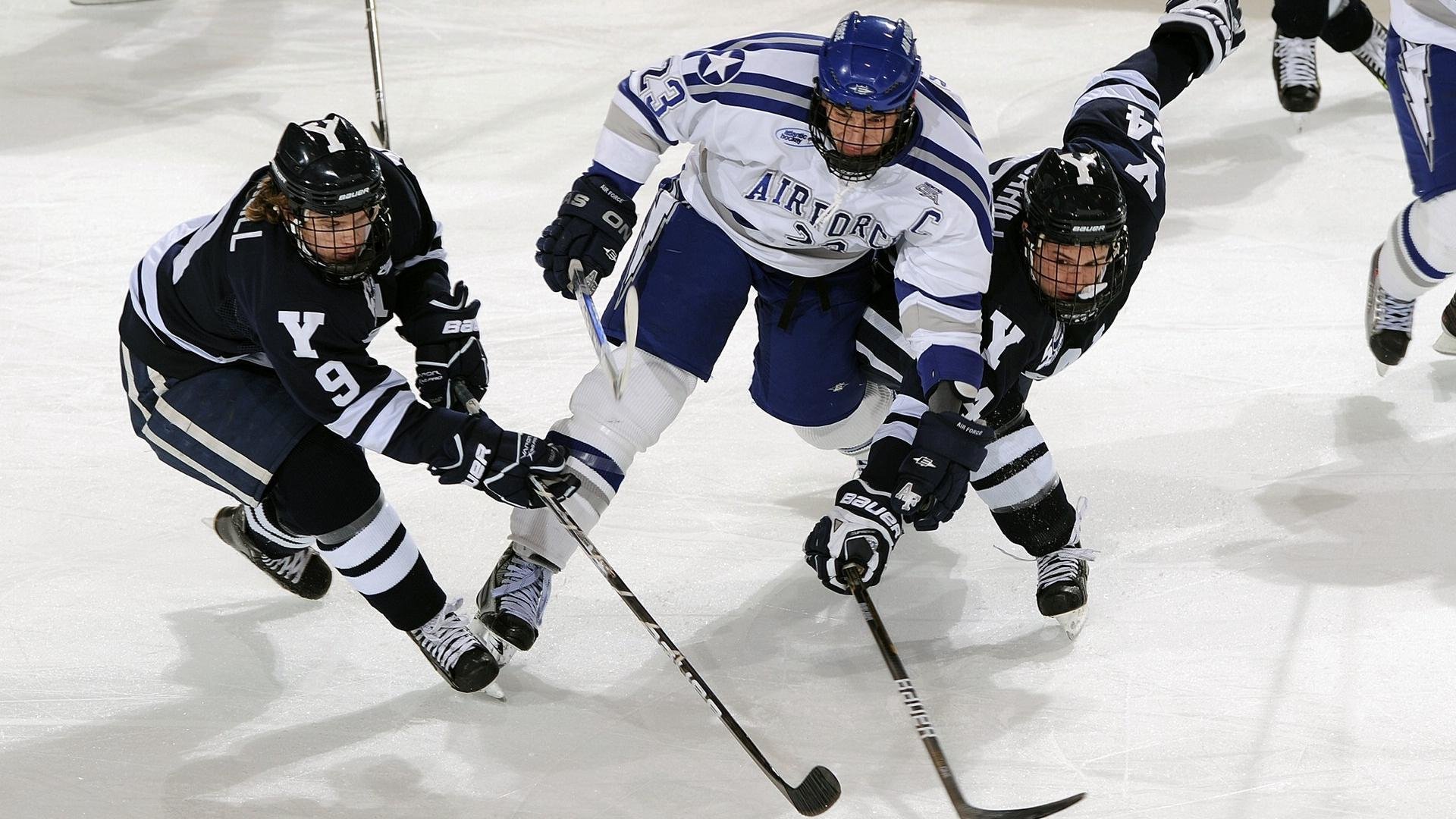 中国羽毛球女队全胜晋级，汤尤杯卫冕之路开门红，羽毛球最高奖项汤尤杯